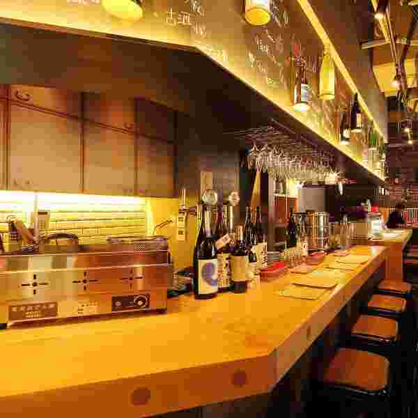 アテニヨルの店内