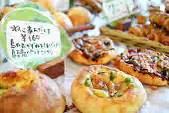 ピナコラーダの陳列されたパン