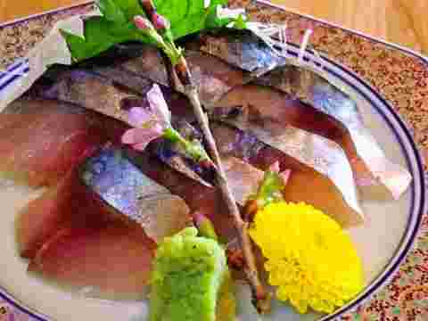 〆鯖