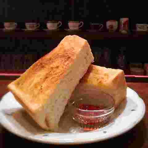 トムズカフェの分厚いトースト