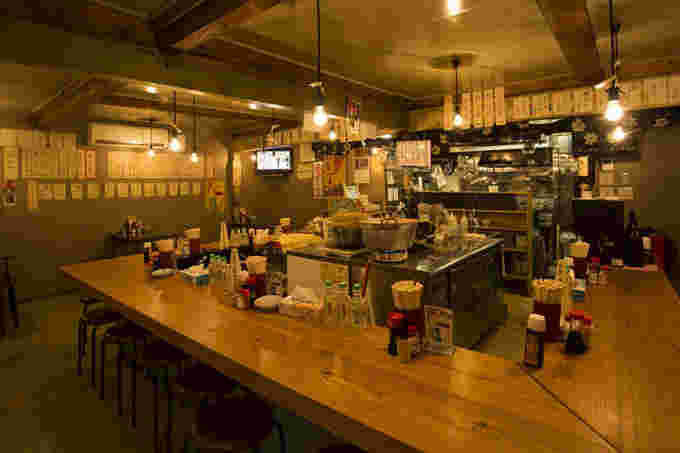 いなりの店内