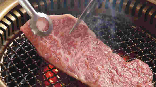 焼かれ始めた肉