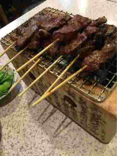 串に刺さった肉