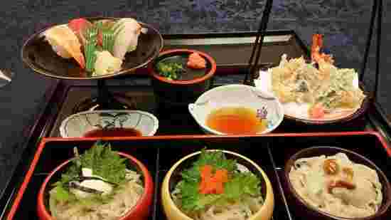 新亀家のランチ定食