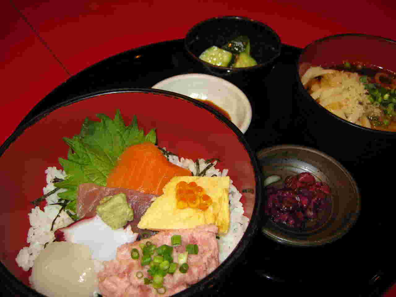 炭火居酒屋こだわりやま札幌駅前店の海鮮丼