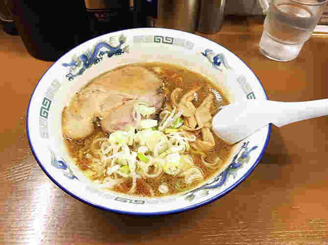 天鳳の豚骨醤油ラーメン