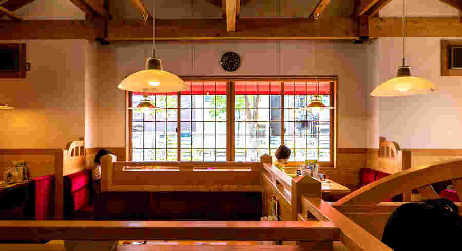 コメダ珈琲店の店内