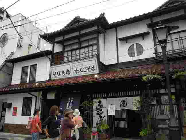 とある盛岡のわんこそば屋の店先