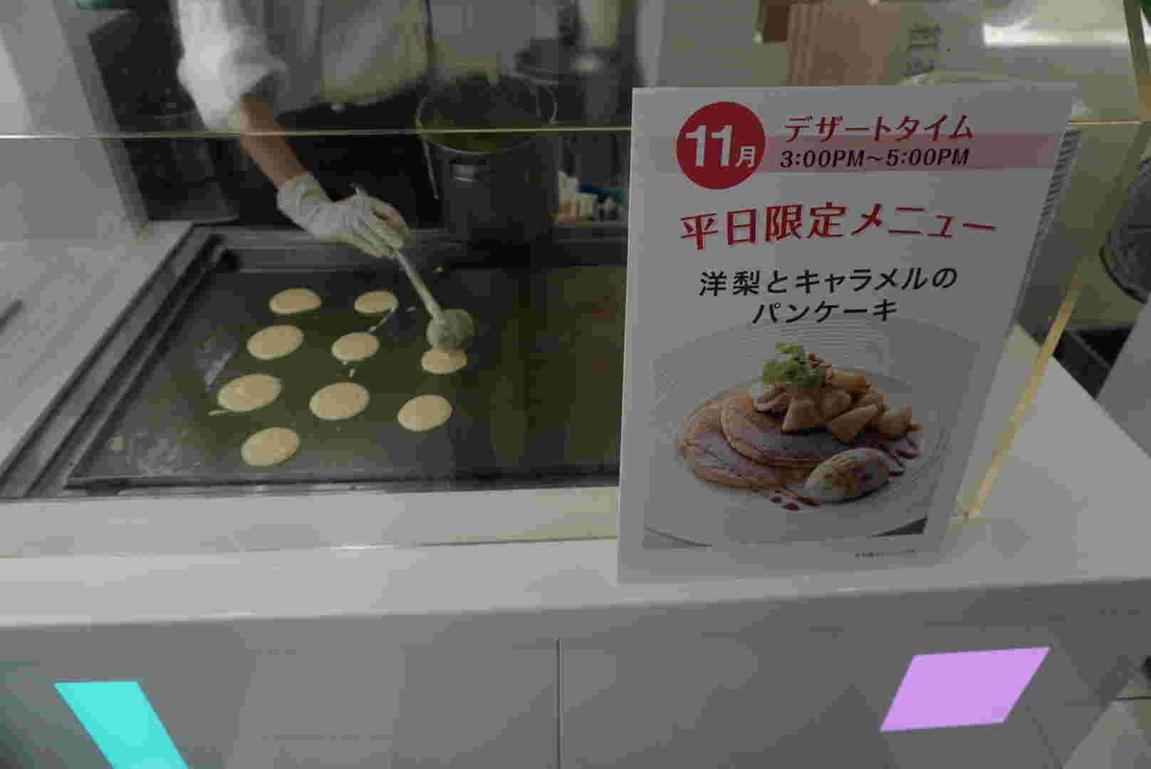タカノフルーツバーの実演コーナー