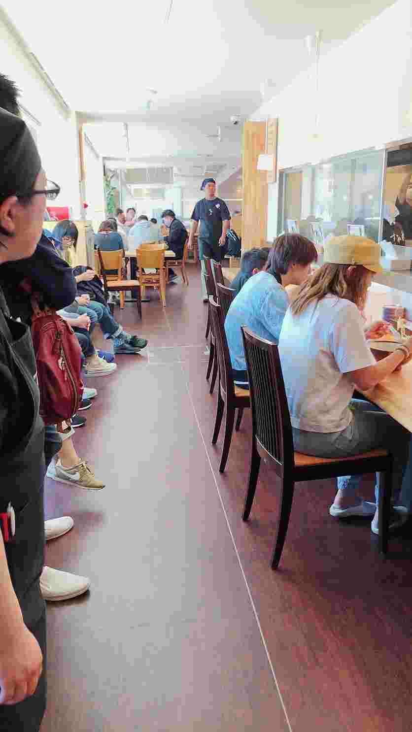 満席の店内