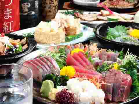 お造り盛り合わせやその他の料理