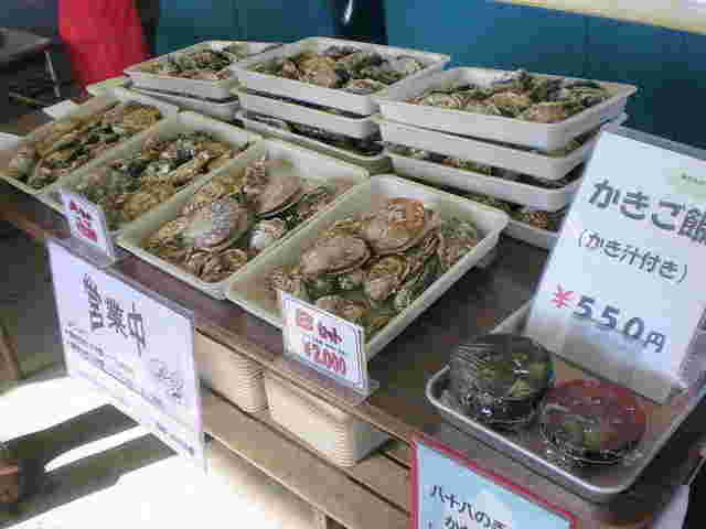 旬味かきの里の商品陳列