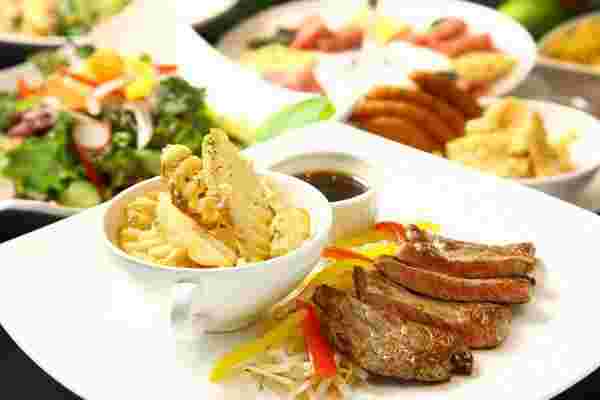 オールデイダイニングメムの料理