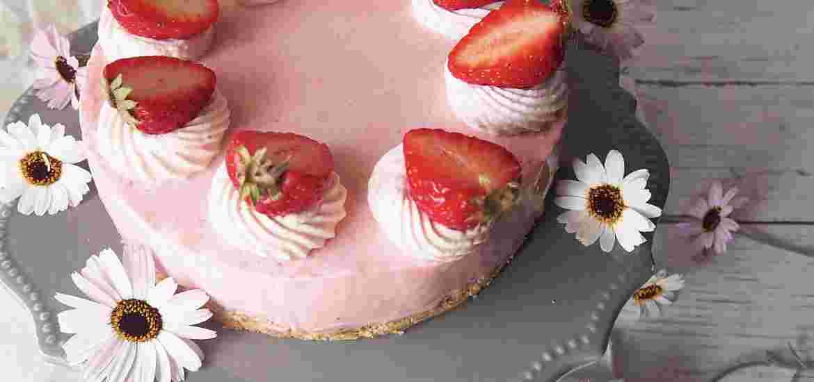 イチゴのレアーチーズショートケーキ