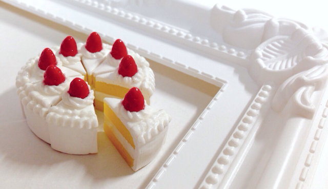 ミニチュアのショートケーキ