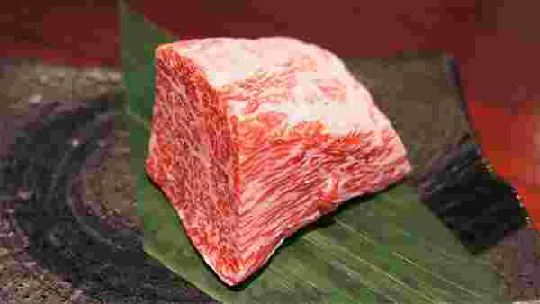 筋の入った肉