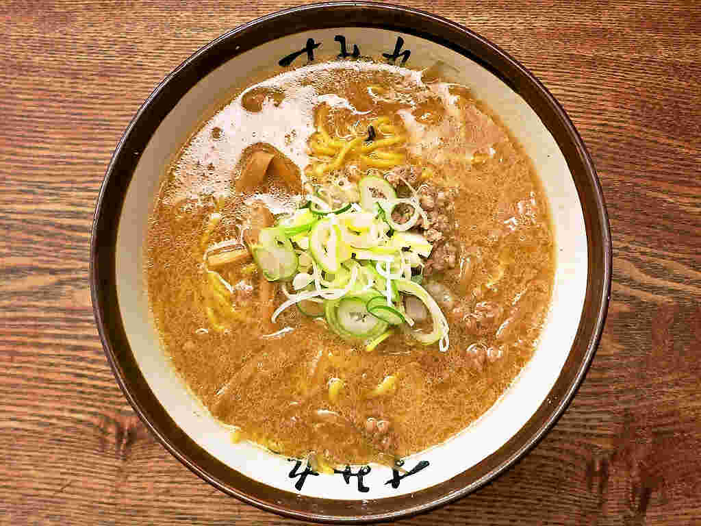 すみれ札幌すすきの店のラーメン