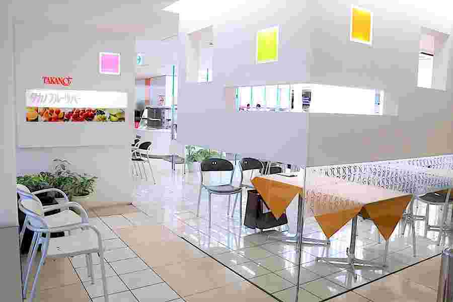 タカノフルーツバーの店内