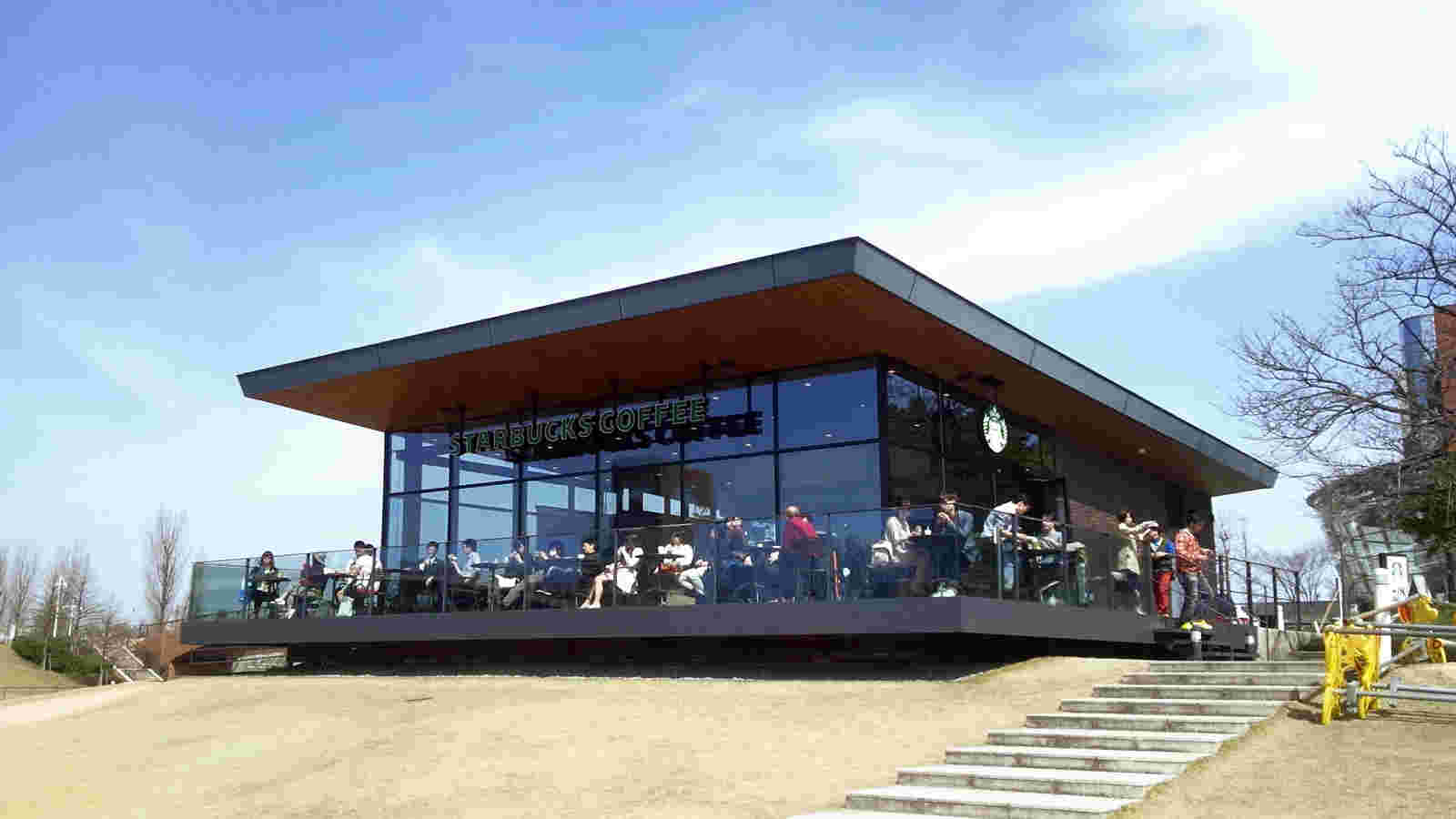 スタバ鴻ノ池運動公園店外観正面