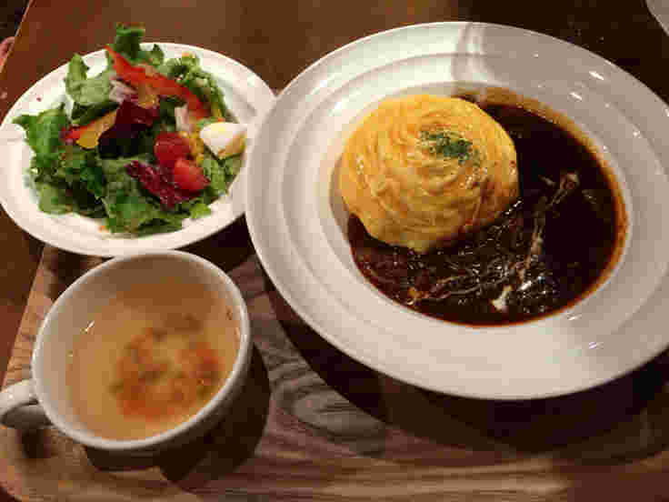｢YOSHIMI KITCHEN 札幌｣のオムハヤシライスセット画像