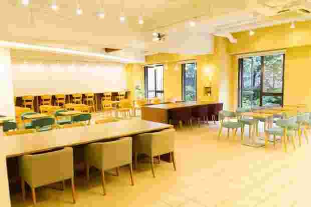 知るカフェ早稲田大学前店