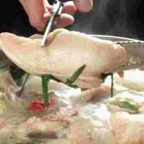 熱々で美味しそうなタッカンマリ