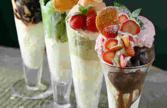 ノイモンド オーガニックカフェのパフェ