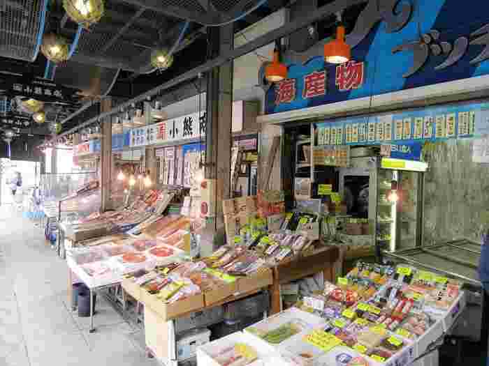 二条市場の海産物のお店の様子