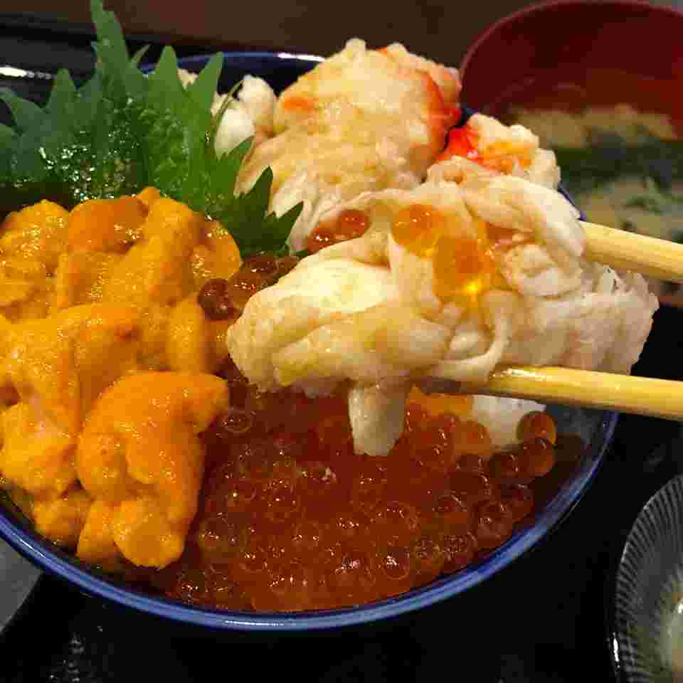 札幌・二条市場大磯の3色丼