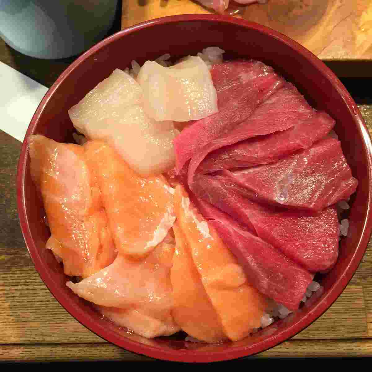札幌二条市場のたけ江寿司海鮮丼