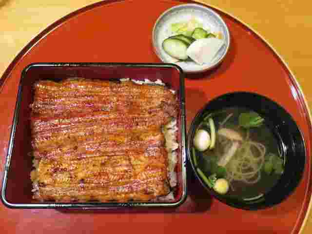 鰻二葉くにひら亭のうな重松