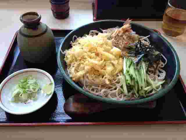 都庵桐花通店のそば
