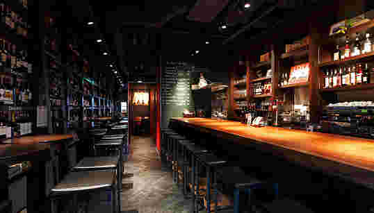 CANTINETTA SALUS店内