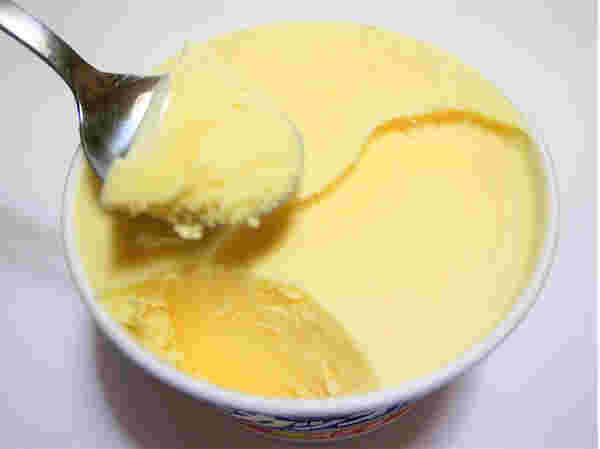 蓋をあけたエッセルスーパーカップ 超バニラ