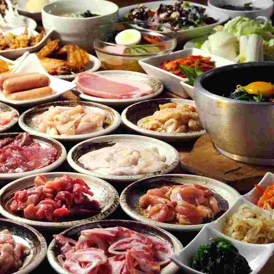 種類豊富なホルモン食堂の食べ放題