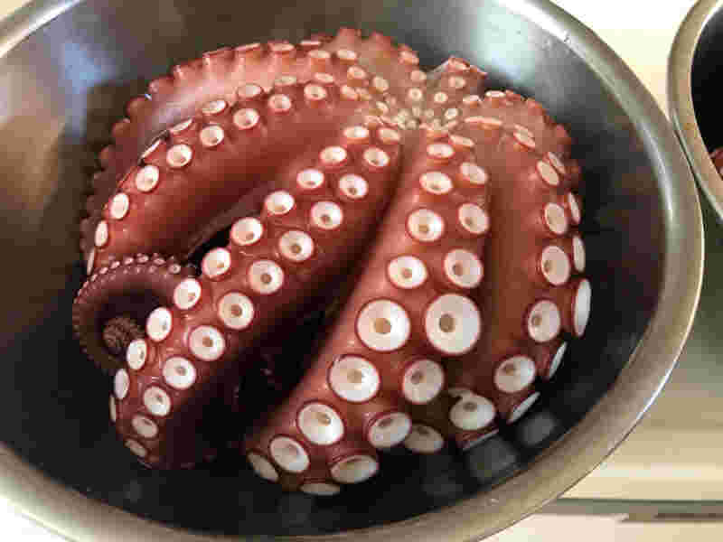 ゆでダコにする