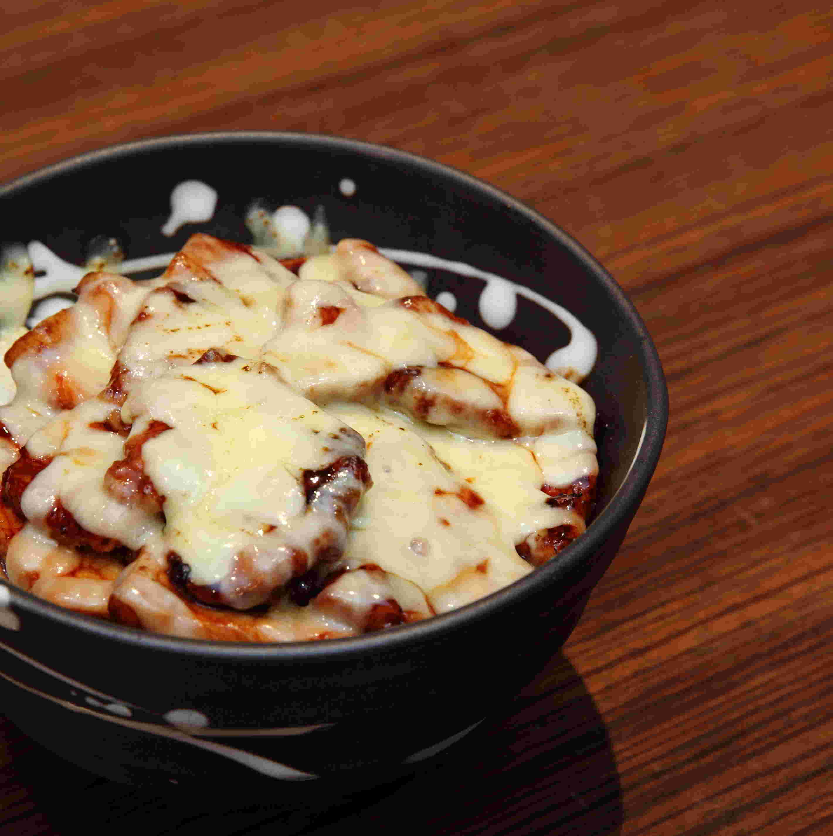 【新千歳空港限定】炙りチーズ豚丼