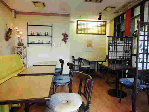 韓国らしい内装の店内