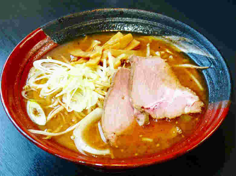 こだわりの調理法でお客さんの舌を潤わす一杯を提供「麺や恵」