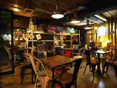 アメリカンスタイルのおしゃれな店内