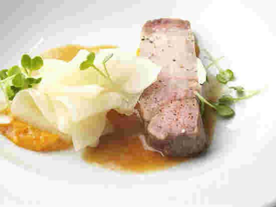 繊細な肉料理