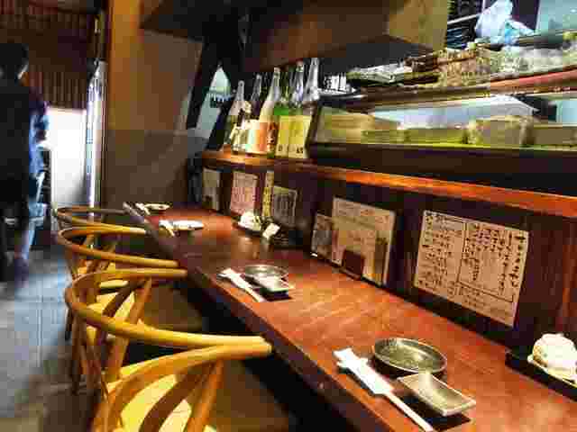 越後一会十郎の店内カウンター席