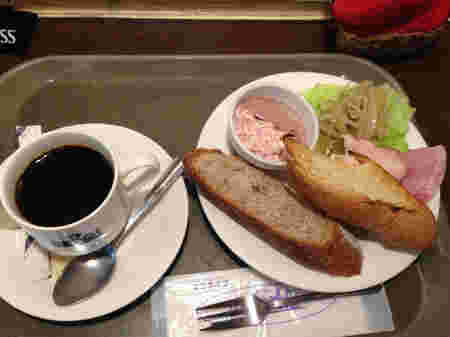 コーヒーとブランチセット