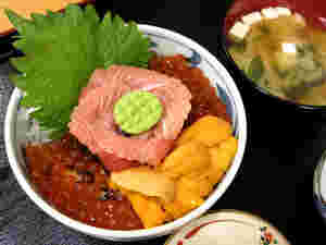 市場亭の海鮮丼