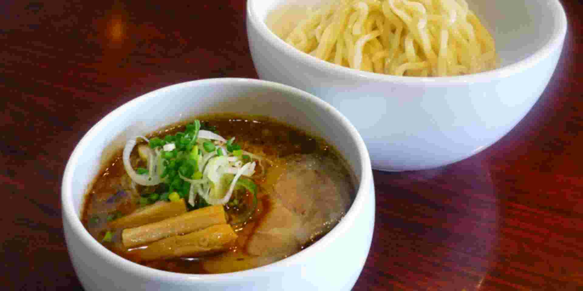 あらとんで一番人気のつけ麺