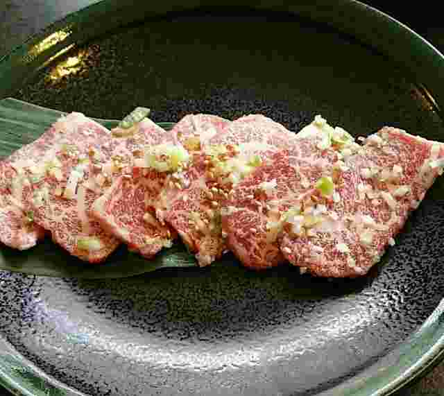 炭火焼肉 しんら