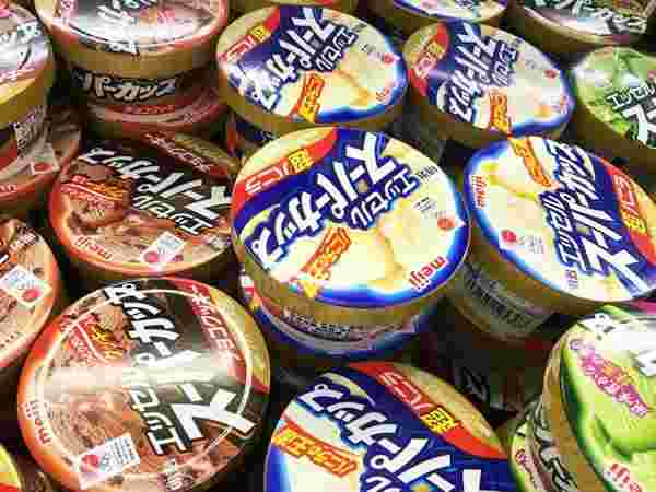 沢山のスーパーカップ定番商品