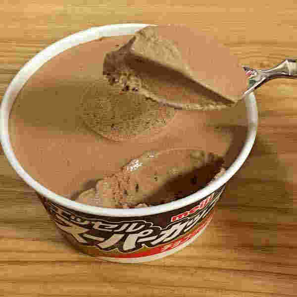 スーパーカップチョコクッキーの中身
