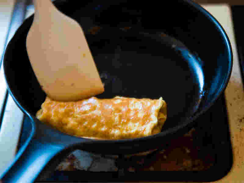 ゴムベラを使った卵焼き