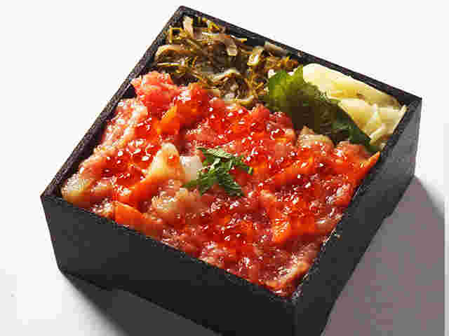 持ち帰り用の海鮮弁当